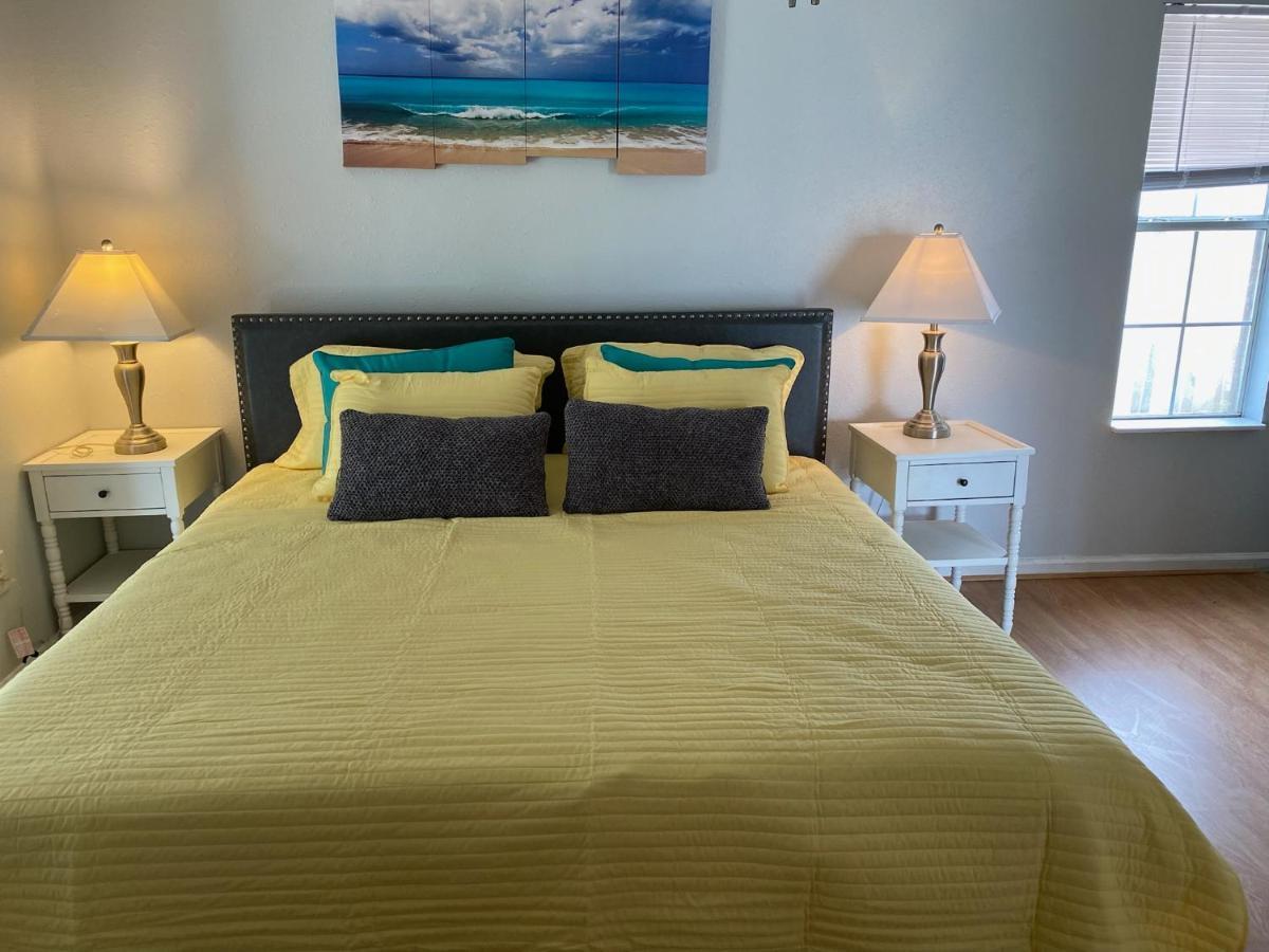 Hébergement de vacances Beautiful House Sleeps 12 - Hot Tub - Breakfast - Walk To *