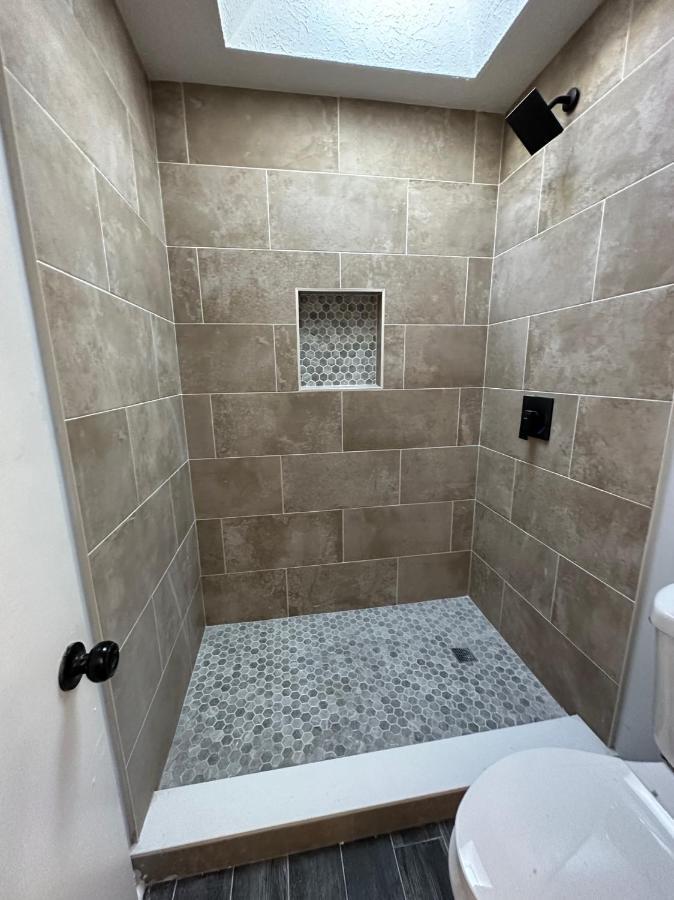 Beautiful House Sleeps 12 - Hot Tub - Breakfast - Walk To Hébergement de vacances Panama City Beach