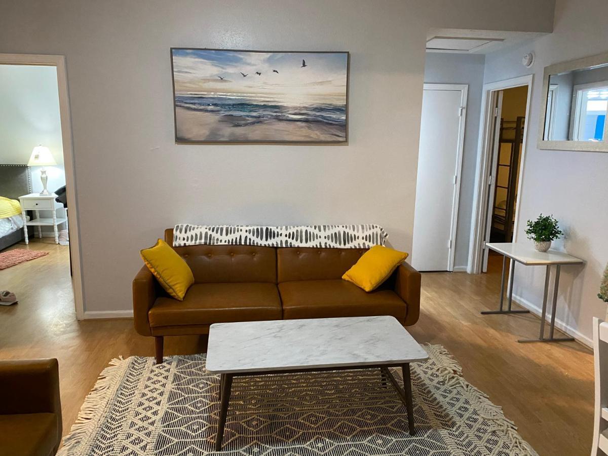 Hébergement de vacances Beautiful House Sleeps 12 - Hot Tub - Breakfast - Walk To *