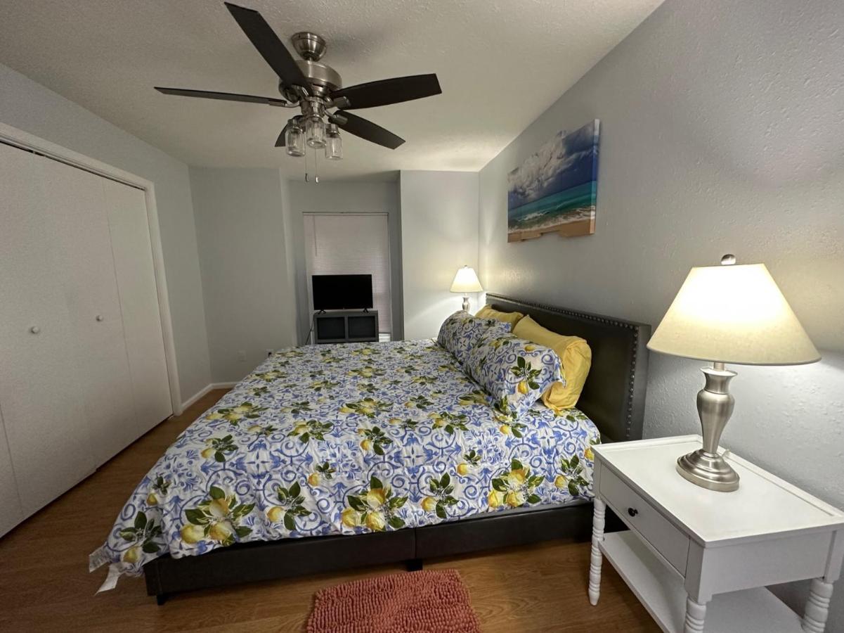 Hébergement de vacances Beautiful House Sleeps 12 - Hot Tub - Breakfast - Walk To *