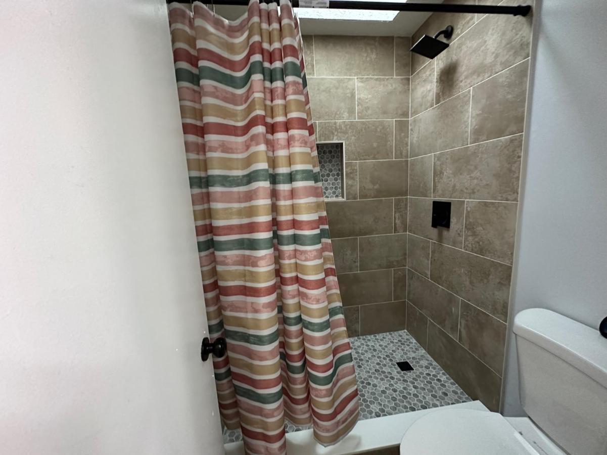 Beautiful House Sleeps 12 - Hot Tub - Breakfast - Walk To Hébergement de vacances *